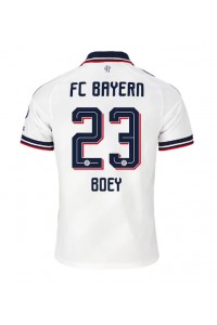 Bayern Munich Sacha Boey #23 Jalkapallovaatteet Vieraspaita 2026-27 Lyhythihainen